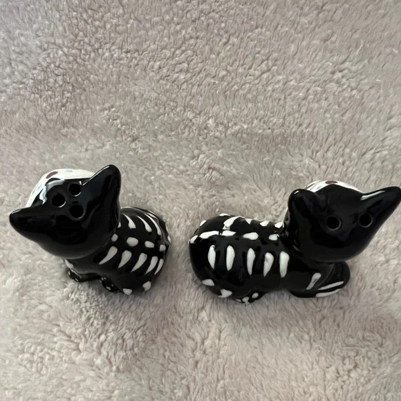 Halloween CAT SALT & PEPPER SHAKERS Skeleton New Day of the Dead Sugar Skull - Picture 4 of 5